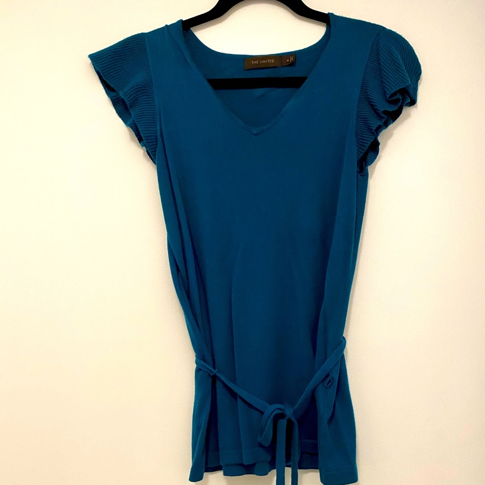 The limited top size medium